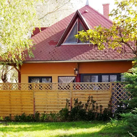 Nap-hal Kozvetlen Vizparti Haz Balatonszarszo