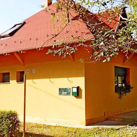 Nap-hal Kozvetlen Vizparti Haz Holiday home *